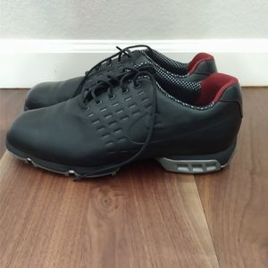 Gently Used Nike TW SP 8 Golf Shoes. Size 10